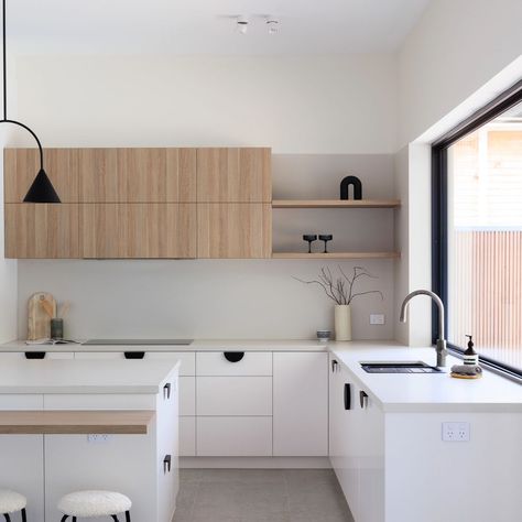 White and bright kitchens don't have to be boring. The addition of unique elements like a double curved island and timber accents brings character and warmth to the space. The unique feature of this space is the beautiful curved island, which seamlessly integrates a second timber curved bench. A perfect blend of style and functionality. Builder: @zjbuilding Design: @tkdesign_interior_design Styling: @byjamie.leehicks 📸 @palms.brandphotography . . . . #adelaidehomes #adelaiderenovations ... Curved Island, Curved Bench, Laminate Kitchen, Bright Kitchens, Instagram White, White Cabinets, White Kitchen, The Space, Joinery