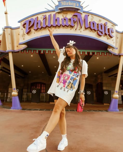 Disney World Aesthetic Outfits, Meg Disney, Disney World Pictures Ideas, Magic Kingdom Outfit, Disney Park Outfit, Disney Poses, Disney Trip Outfits, Love Much, Disney Outfits Women