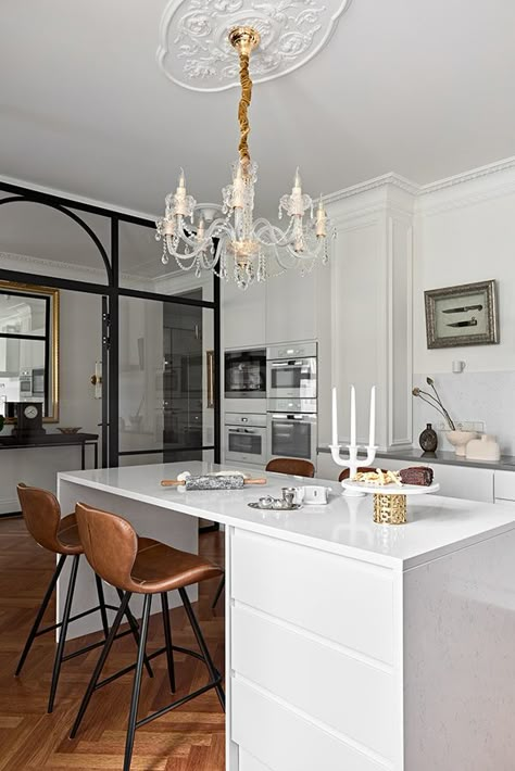 Backsplash With Grey Countertops, Parisian Apartment Kitchen, One Wall Kitchen Ideas, Wall Kitchen Ideas, One Wall Kitchen Layout, Single Wall Kitchen, White Marble Backsplash, Parisian Modern, Parisian Interior Design