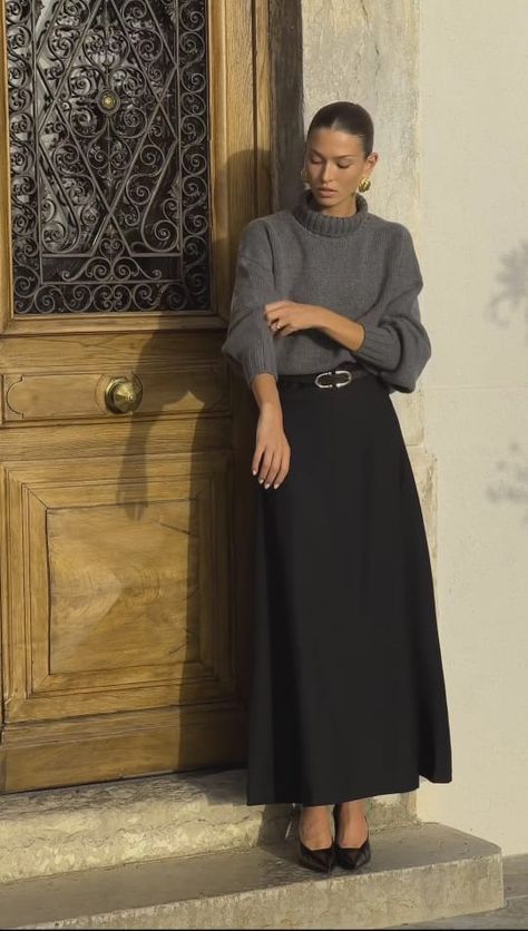 Timeless Clothes For Women, Autumn Outfits Feminine, Linen In Fall, Modest Outfits Work, Elegant Maxi Skirt Outfit, Maxi Skirt Work Outfit Office, Feminine Winter Fashion, Modest Outfit Winter, Winter Business Professional Outfits Cold Weather