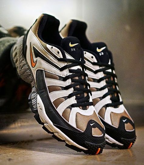 90s Shoes Men, Nike 90s Shoes, 90s Nike Shoes, Nike Vintage Shoes, Vintage Nike Shoes, Sneakers Sketch, 90s Shoes, Shoes Sneakers Nike, Dad Shoes