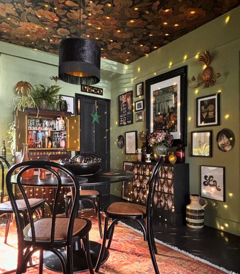 Alt Dining Room, Dark Eclectic Dining Room, Moody Maximalist Dining Room, Grunge Kitchen Aesthetic, Grunge Dining Room, Whimsigoth Dining Room, Witchy Dining Room, Maximalism Kitchen, Cafe Pastries