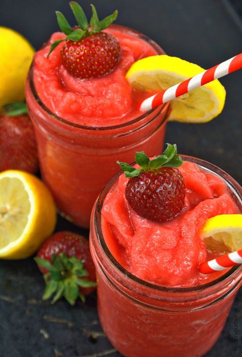 Strawberry Lemonade Vodka Slush   A refreshing summertime cocktail Insomnia Aesthetic, Party Punches, Vodka Slush, Frozen Drinks Alcohol, Strawberry Slush, Summertime Cocktail, Resep Smoothie, Cabin Trip, Mango Margarita