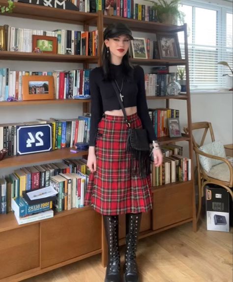 Kilt Outfits, Estilo Punk, Alt Fashion, Alternative Outfits, Plaid Skirt, Harajuku Fashion, Kilt, Dream Clothes, Looks Vintage