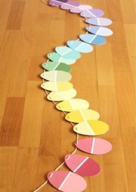 Easter back drop Diy – Velikonoce, Paint Chip Crafts, Easter Egg Garland, Easter Garland, Paint Chip, Easter Crafts Diy, Spring Holidays, Easter Time, Hoppy Easter