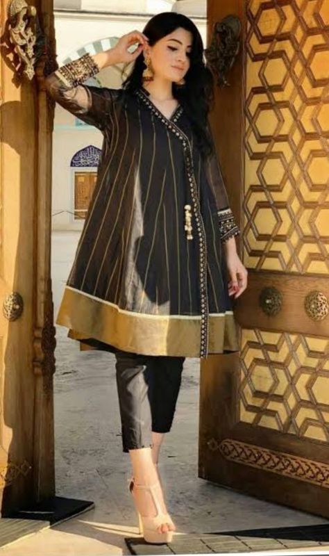 Short Angrakha Style Frock Pakistani, Angrakha Frock Casual, Angrakha Style Frock Pakistani, Frock Pant, Angrakha Short Frock, Angrakha Style Frock, Dress Stitching Designs, Simple Shirt Design, Men Casual Style