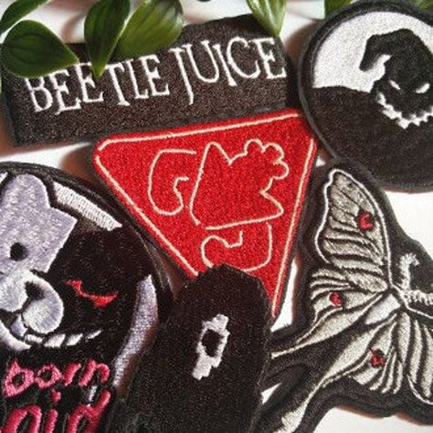 Fnaf Patches, Fnaf Embroidery, Senior Jackets Patches, Soul Knight, Senior Jackets, Patch Ideas, Hello Kitty Videos, Punk Patches, Backpack Patches