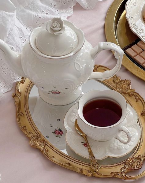 ig : nopnapasron Tea Set Aesthetic, Moodboard Coquette, Dessert Soap, Set Aesthetic, Vintage Tea Set, Royal Albert China, Tea Sets Vintage, Tea Break, Morning Tea