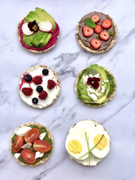 Rice Cake Toast, Rice Cake Avocado Toast, Rice Cake Avocado, Healthy Food To Make, Cracker Toppings, Healthy Foods To Make, Rice Cake Recipes, Bright Line Eating, Meal Prep Clean Eating