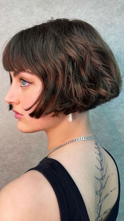 Kort Bob, Wavy Bob Haircuts, French Bob, Chin Length Hair, Bob Haircut With Bangs, Short Straight Hair, Bob Haircuts For Women, Short Bob Haircuts, Penteado Cabelo Curto