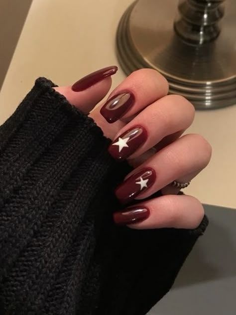 autumn/fall nail inspo Maroon Nail Designs, Fall Nail Inspo, Kutek Disney, Dark Red Nails, Wine Nails, Maroon Nails, October Nails, Nagel Tips, Burgundy Nails