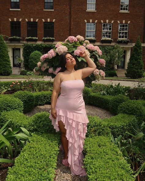 feeling like a princess in this @ohpolly dress 🎀🫧🌸 Pink Curvy Outfit, Girly Dresses Cute, Plus Size Feminine Style, Cindy Core, Plus Size Pink Dress, Pink Dress Aesthetic, Plus Size Fairy, Plus Size Aesthetic, Plus Sized Woman