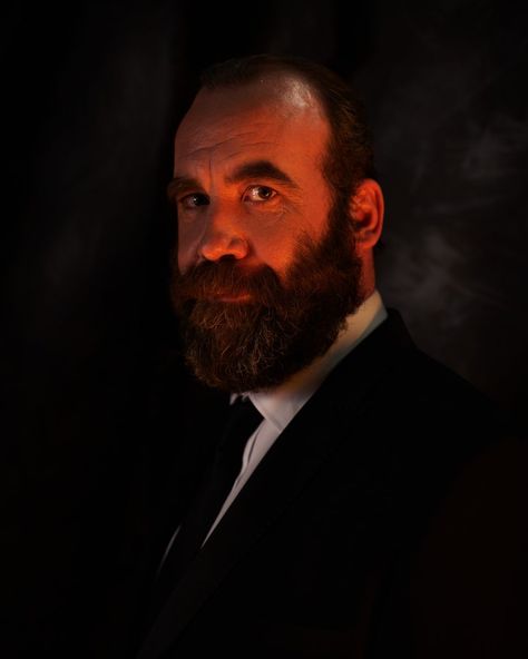 Rory McCann The Hound And Sansa, Rory Mccann, Game Of Thrones Cast, The New Mutants, Tyrion Lannister, Games Of Thrones, Writing Characters, Game Of Thrones Fans, Eleven Stranger Things