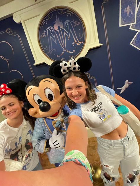 Disney World Pictures Ideas, Disney Poses, Disney Fits, Disney Time, Cute Disney Outfits, Disney Photo Ideas, Disney Pics, Disney Board, Disney World Pictures