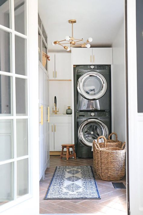 42 Laundry Room Organization Ideas to Streamline Your Space Always Have A Clean House, Tiny Laundry Room, Yellow Laundry Rooms, Tiny Laundry, Stacked Laundry Room, Laundry Room Ideas Small Space, Small Laundry Room Makeover, Tiny Laundry Rooms, Simple Habits