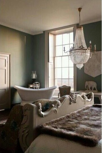 Eye For Design: Bathtubs In The Bedroom.......A Trend That Is Gaining Popularity. Open Plan Bathrooms, Babington House, French Style Bedroom, Bedroom With Bath, Bedroom Trends, Bedroom Images, Boho Chic Bedroom, In The Bedroom, Interior Architect