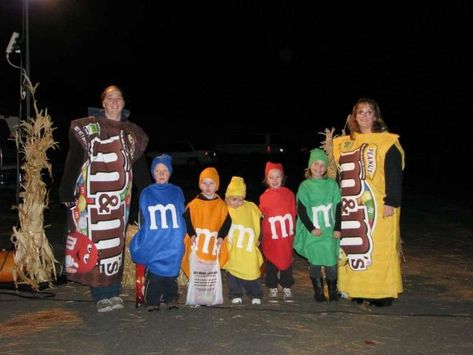 M&m Costume Diy, Candy Halloween Costume Diy, M&m Halloween Costume, M&m Costume, Candy Halloween Costumes, Matching Family Halloween Costumes, Family Costumes Diy, Halloween Sensory, Candy Costumes