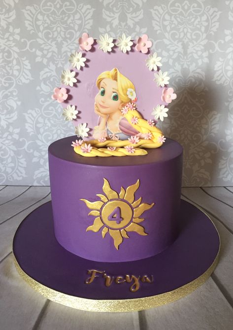 Rapunzel Birthday Cake Simple, Rapunzel Cake Ideas Simple, Pastel Rapunzel, Rapunzel Torte, Tangled Cake, Rapunzel Birthday Cake, Bolo Hot Wheels, Bolo Rapunzel, Dory Birthday