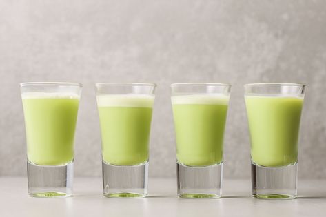 Shooter recipe for a Shamrocked, a festive St. Patrick's Day party shooter of melon and cream liqueurs with Irish whiskey. Green Shots, Irish Shots, Birthday Cake Shots, Shooter Recipes, Spicy Candy, Irish Drinks, St Patricks Day Drinks, Cake Shots, Shots Alcohol