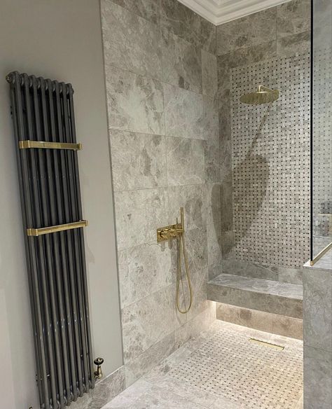 Bath Shower Remodel, Built In Shower Seat, Half Wall Shower, Toilet Room Decor, Frameless Shower Enclosures, Shower Seat, Luxury Shower, Frameless Shower Doors, Shower Seats