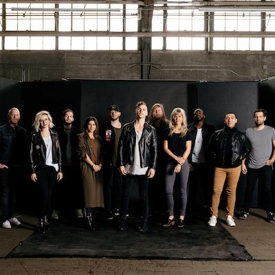 Elevation Worship at Creation Fest 2019 Christian Band Photoshoot, Worship Team Photoshoot, Worship Band Outfit, Worship Night Outfit, Choir Outfits Ideas, Elevation Worship Outfits, Church Photoshoot, Worship Team Outfits, Staff Pictures