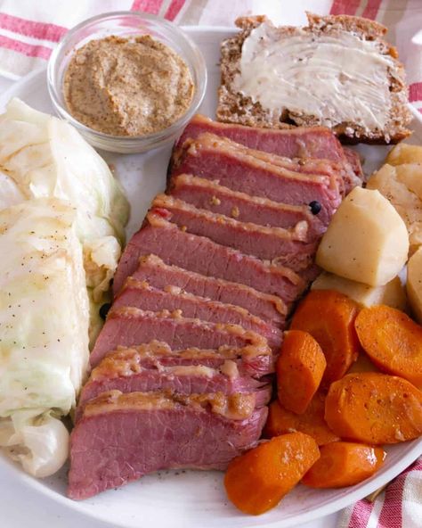 Slow Cooker Corned Beef and Cabbage - Everyday Eileen Dinner Recipes Fresh, New England Boiled Dinner, Baked Corned Beef, Corned Beef Recipe, Boiled Dinner, Slow Cooker Corned Beef, Beef Cabbage, Irish Recipes Traditional, Beef Pies