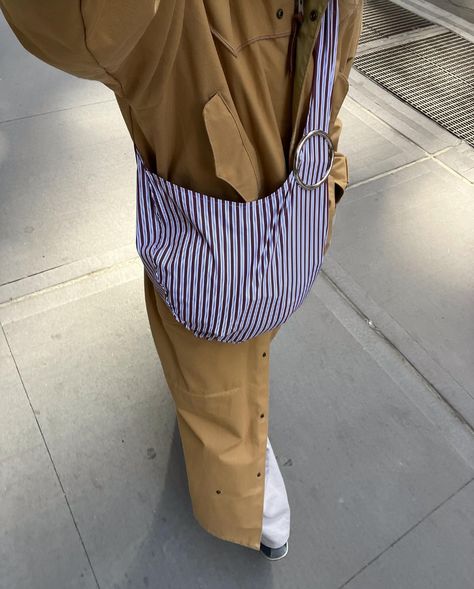 FIGARINE (@figarine_) • Instagram photos and videos Striped Bag, Striped Bags, Spring Fits, Mode Inspiration, Modest Fashion, Pretty Outfits, Baby Fashion, Fashion Bags, Personal Style