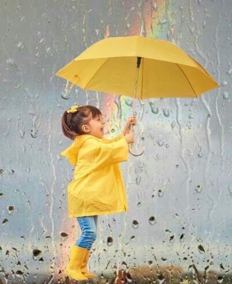 Old Time Photos, Mommy And Me Photo Shoot, Under My Umbrella, Walking In The Rain, Funny Images Laughter, Childrens Photography, Rain Photography, Amazing Art Painting, 인물 사진