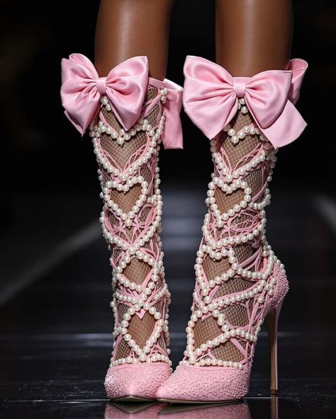 Pink Fashion Designer Aesthetic, Flower Heels Outfit, Pink Boots Aesthetic, Pink Shopping Aesthetic, Valentines Heels, Pink Shoes Aesthetic, Light Pink High Heels, Pink Fashion Aesthetic, Hills Shoes