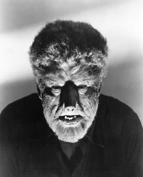 Here's what looks like a publicity still for "The Wolf Man" (1941); this is part of my efforts to monster up the blogosphere a bit this Halloween. For some reason, it seems weird to me that the cla... The Wolfman 1941, Classic Monster Movies, The Wolf Man, Universal Horror, Lon Chaney Jr, Old Horror, The Wolfman, Horror Classics, Wolf Man