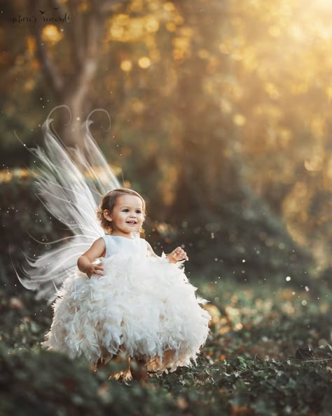 One Year Old Fairy Photoshoot, Enchanted Forest 1st Birthday Photoshoot, White Fairy Dress Baby, Toddler Fairy Photoshoot, Fairy Photoshoot Kids, Fairy Baby, Baby Fairy Photoshoot, 2nd Birthday Pictures, Fairy Photography