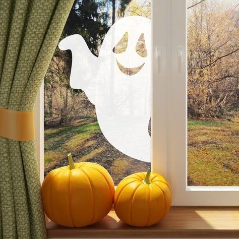 Tattoo Wall Art, Halloween Window Decorations, Casa Halloween, Halloween Window, Decor Shabby Chic, Window Cling, Halloween Craft, Spooky Decor, Trick Or Treater