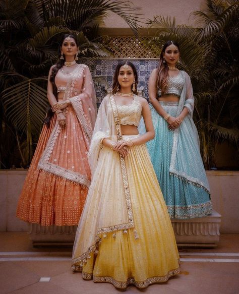 Indian Bridesmaid Lengha, Bridesmaid In Lehenga, Bridesmaid Wedding Outfit Indian, Indian Bridesmaids Outfits Lehenga Choli, Lengha For Bridesmaid, Bridesmaid Outfit Ideas Indian, Bridesmaids Dresses Indian, Desi Bridesmaid Dresses, Lehenga Ideas For Bridesmaid