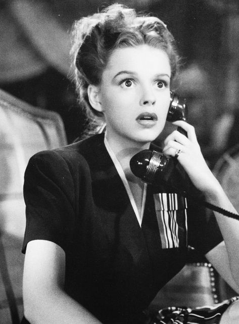 In Love With the Classics • judygarlandgifs: Judy Garland in Life Begins for... Video Gif, Classic Movie Stars, Old Hollywood Stars, Judy Garland, On The Phone, Actrices Hollywood, Hollywood Legends, Hollywood Actor, Classic Movies