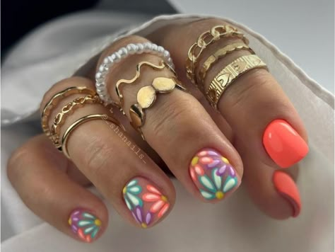 Cool Funky Nails, Nurse Nails, Nails 23, Beach Nail, Summer Nail Ideas, Polish Ideas, Vibrant Nails, Nails Only, Peinados Fáciles Para Cabello Corto