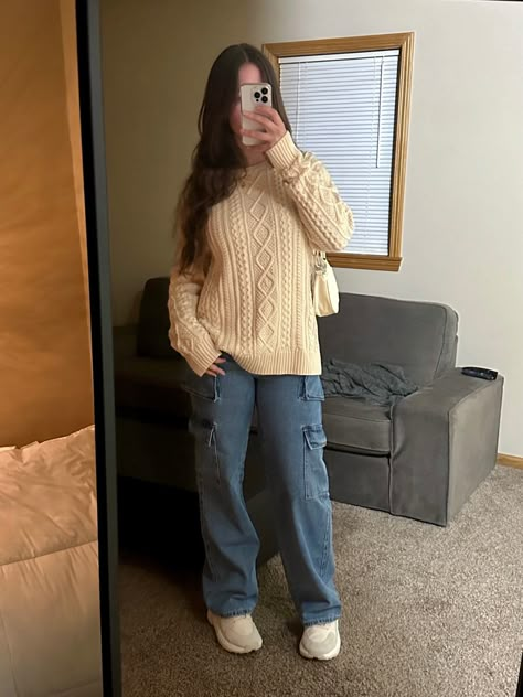 chunky sweater, cargo jeans, sneakers, winter outfit, streetwear, cargo outfits Cargo Jeans Winter Outfit, White Sweater And Jeans Outfit, Cargo Jeans Outfit Winter, Cargo Jean Outfits, Outfits With Cargo Jeans, Cargo Pants Jeans Outfit, Jean Cargo Outfit, Jeans Cargo Outfit, Outfit With Air Forces