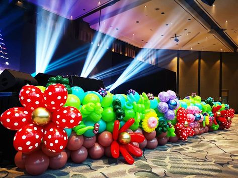 Decorations With Balloons, Preschool Graduation Decorations, Balloon Decor Ideas, Balloon Design For Birthday, Balloon Flower Decorations, Balloons Ideas, Pretty Balloons, Christmas Balloon Decorations, Make Flowers