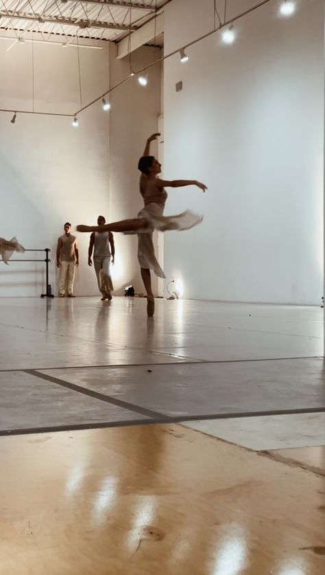 Dance Turns Aesthetic, Dance Motivation, Dancer Lifestyle, Dance Aesthetic, Ballet Beauty, Dance Dreams, Dance Tutorial, Ballet Inspiration, Dance Ballet