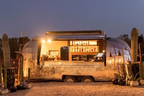 Casa Maca Ibiza on Instagram: “Sip on cocktails served from the aluminium Airstream bar. This space and its special atmosphere is evocative of the energy the island is so…” Airstream Bar Trailers, Airstream Mobile Bar, Airstream Wedding, Airstream Bar, Casa Maca Ibiza, Basecamp Airstream, Airstream With Bunkbeds, Airstream Atlas, Piano Bar