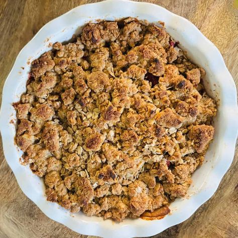 6-Ingredient Cranberry Pear Crisp (Gluten-Free!) - Gluten Free Desserts Holiday, Christmas Dessert Menu, Cranberry Recipes Dessert, Gluten Free Crisps, Pear Crisp, Cranberry Pear, Cranberry Dessert, Fresh Cranberry, Gluten Free Holiday