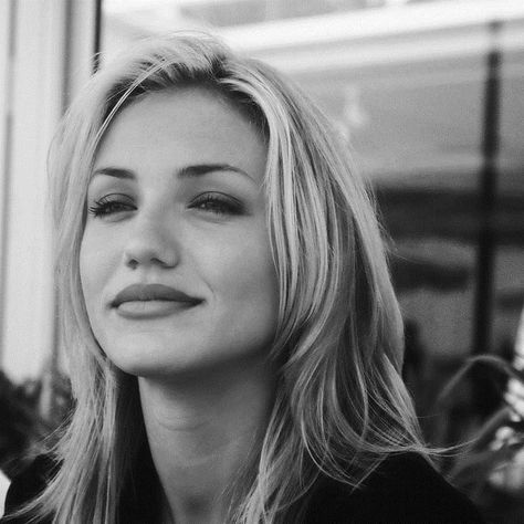 🎬Cameron Diaz in the 90's Cameron Diaz 90s, Cameron Diaz, Actrices Hollywood, Beauty Icons, Famous Women, Grunge Hair, White Photo, Woman Crush, Scarlett Johansson