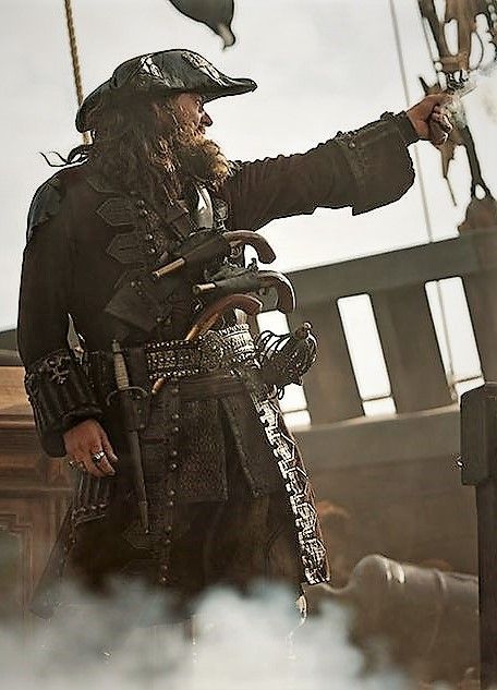 Black Sails Blackbeard, Pirate Hairstyles, Pirate Reference, Pirate Hair, Gentleman Pirate, Edward Teach, Charles Vane, Pirate Garb, Pirate History