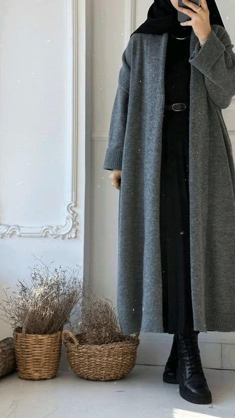 Long Coat Outfit Hijab, Winter Outfits Women Hijab, Abaya For Winter, Hijab Outfit Ideas Winter, Abaya With Coat, Long Hijab Style, Hijab Winter Outfit, Grey Long Coat Outfit, Hijabi Outfits Casual Winter