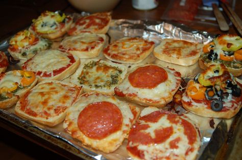 Build Your Own Pizza Bar.   Did this for a sleepover over the weekend and it was a huge hit! Make Your Own Pizza Bar, Build Your Own Pizza Bar, Build Your Own Pizza, The Sleepover, Make Your Own Pizza, Pizza Bar, Sleepover Food, No Sleep, Pizza Party