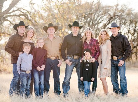 The Cooper Family in Decatur, Texas.  Congratulations Tuf Cooper & Tiffany McGhan on their recent engagement at the NFR, where Tuf was recently named the 2017 All-Around Cowboy World Champion. Western Family Photos, Outdoor Family Pictures, Family Christmas Pictures Outfits, Extended Family Pictures, Big Family Photos, Christmas Family Photoshoot, Western Photo, Cowboy Pictures, Fall Family Photo Outfits