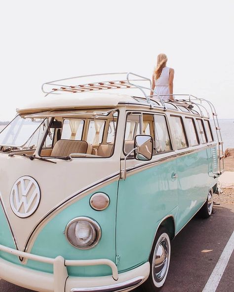 VW BUS COMMUNITY on Instagram: “💥KOMBI FOR SALE!!! Just stunning!!💥When you’re 46 years old and still look this good it’s obvious you’ve had ‘some work done’. 🙊 This 1973…” Turquoise Blue Aesthetic, Vw Kombi Van, Adventure Goals, Vans Aesthetic, Kombi Van, Volkswagen Type 2, Volkswagen Van, Vintage Vw Bus, Volkswagen Camper