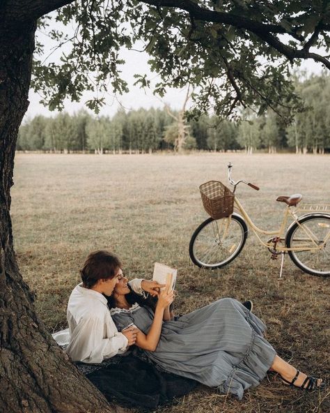 Couple Dp, Couple Picture Poses, Foto Poses, After Life, The Perfect Guy, Photo Couple, Couple Photography Poses, Pre Wedding Photoshoot, Couple Shoot