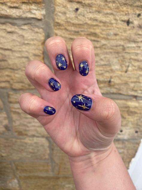 By Lucy Linnett Short Nails Celestial, Laufey Inspo Nails, Laufey Nails, Astrology Nails, Starry Night Nails, Laufey Aesthetic, Night Nails, Blue Starry Night, Aesthetic Nails