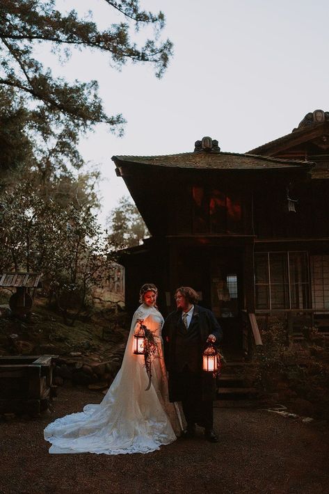 These dark and moody wedding photos were perfect for this couple! They wanted to do photos at dusk and I love how these turned out. See more of must have wedding photos sunset, nighttime wedding photos, nighttime wedding aesthetic, nighttime wedding dress, nighttime wedding bouquet, moody wedding vibes and moody wedding ideas. Book Leia to capture your dark and romantic wedding photos at leiacaldwellphotography.com Moody Fantasy Wedding, Dark Moody Outdoor Wedding, Moody Wedding Portraits, Dark Moody Wedding Photography, Moody Vintage Wedding Photos, Wedding Photos Dark And Moody, Temecula Wedding Venues, Night Time Wedding, Wedding Couple Photos