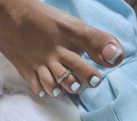 Blue Tip Pedicure, Blue French Tip Pedicure, Baby Blue Pedicure Toes, Light Blue Pedicure, Light Blue French Tip, Beach Toe Nails, Blue Pedicure, French Tip Pedicure, French Tip Toes